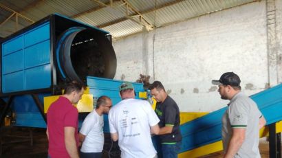 Secretaria de Meio Ambiente faz visita técnica em empresa de reciclagem de pneus inservíveis