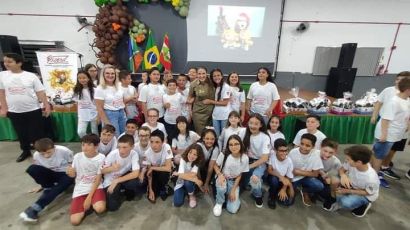 Alunos do 5º ano de escolas de Xaxim se formam no Proerd