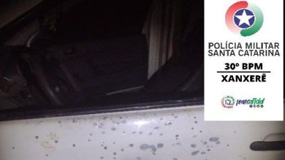 Condutor fica ferido após carro ser alvejado por tiros, em Xanxerê