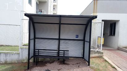 Prefeitura de Xanxerê está instalando abrigos de ônibus em ruas do município