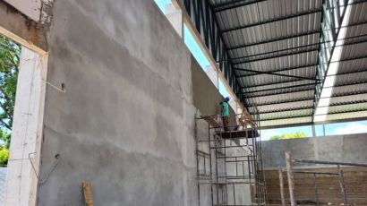 Quadra de esportes da EMEB Pequeno Príncipe está sendo reformada e ampliada