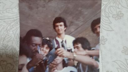 Morador de Xaxim guarda foto feita com Pelé
