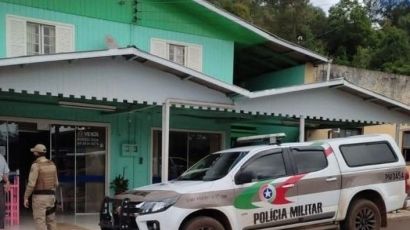 Três homens são presos após roubo a estabelecimento comercial de Ponte Serrada