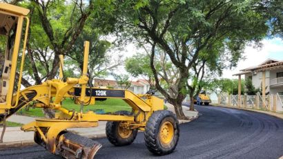 Prefeitura de Xanxerê está pavimentando entorno da Praça no bairro Colatto