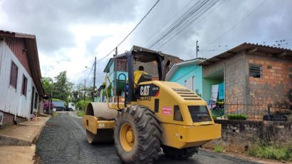 Prefeitura de Xanxerê pavimenta ruas no bairro Santos Dias