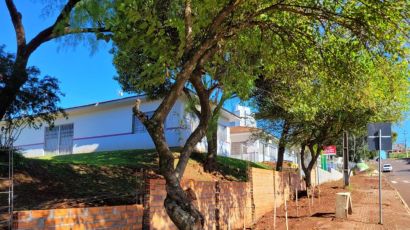 Cemei Nossa Sra Fátima recebe revitalização de cercamento e playground