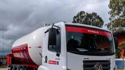 Caminhão carregado com gás é recuperado após ser furtado