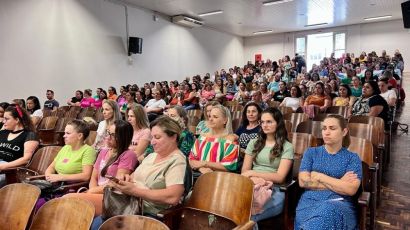 Profissionais das escolas e cemeis de Xanxerê recebem capacitação 