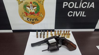 Polícia Civil de Bom Jesus cumpre dois mandados e apreende arma e munições