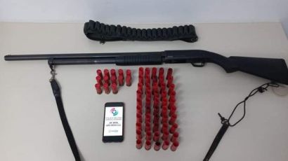 Homem é preso por porte ilegal de arma de fogo e porte ilegal de munição