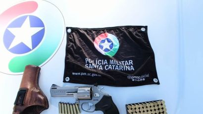 Arma e munições são apreendidas em São Domingos