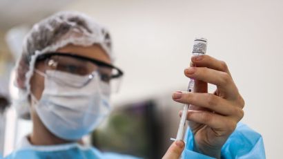 Vacina bivalente contra a covid começa a ser aplicada em Santa Catarina