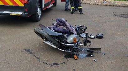 Mulher fica gravemente ferida após colisão entre carro e moto, em Xanxerê
