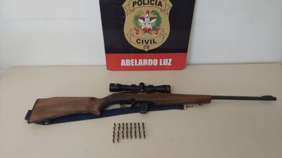 Homem é preso em flagrante por posse ilegal de arma de fogo