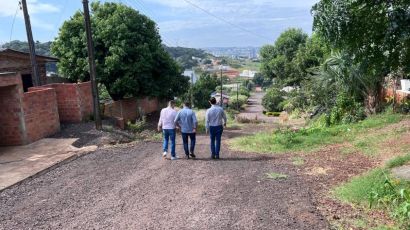 Administração Municipal estuda fazer melhorias na rua Dorli Gatto, no bairro Pinheiro