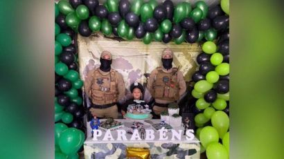 Menino de 07 anos tem sonho realizado ao receber a visita de policiais em seu aniversário