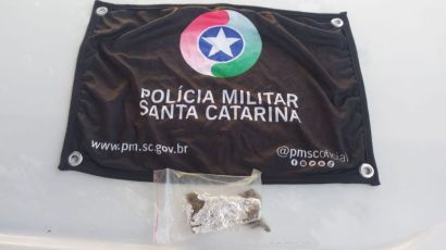 PMRv apreende drogas com condutor na SC-480, em Ipuaçu