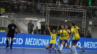 Brasil bate a Bolívia na estreia do Mundial de Futsal