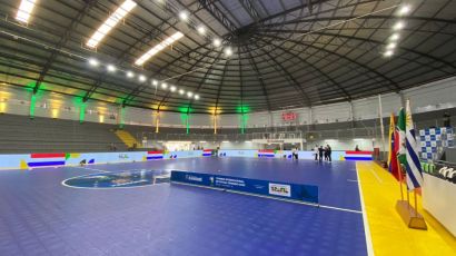 Equipes já estão em quadra para o segundo dia do Torneio Internacional de Futsal Feminino