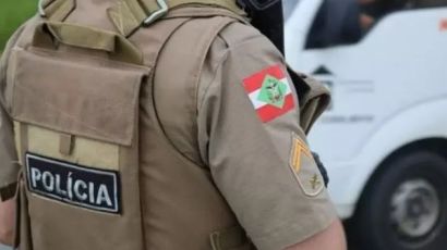 Xaxim - Adolescente tenta fugir da polícia após ser flagrado conduzindo motocicleta