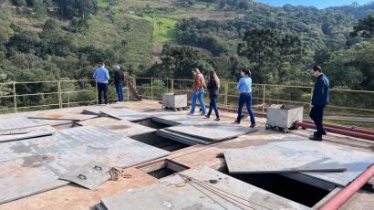 Prefeito e secretário de Obras vistoriam obras na ETE da Casan em Xanxerê