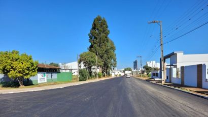 Principal rua da Vila União recebe pavimentação asfáltica