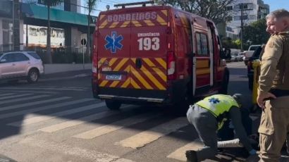 Jovem é atropelada em faixa de pedestres no Centro de Xanxerê