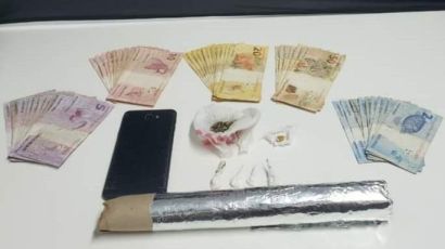 Mulher é presa por tráfico de drogas no bairro Nossa Senhora de Lourdes