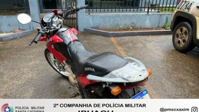 Mulher é presa por posse ilegal de arma e receptação em Ipuaçu