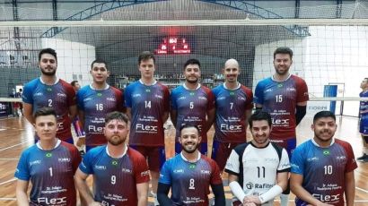 Vôlei masculino de Xanxerê vence torneio em Pinhalzinho