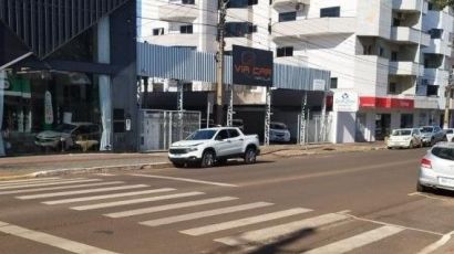 Após colisão no Centro de Xanxerê, motorista foge do local