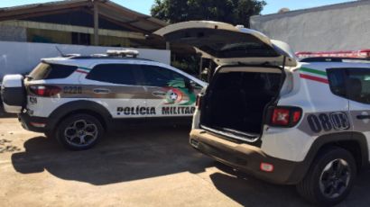 Homem agride esposa e depois aciona a polícia