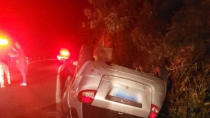 Gestante é socorrida em estado grave após capotamento da BR-282 em Xaxim