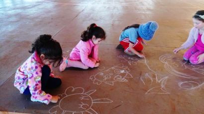 Alunos da EMEB Pequeno Trabalhador vivenciam experiências lúdicas na escola