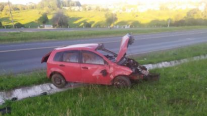 Mulher fica ferida após saída de pista na BR-282, em Ponte Serrada