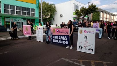 Forças de segurança realizam caminhada em Xanxerê pelo fim da violência contra a mulher