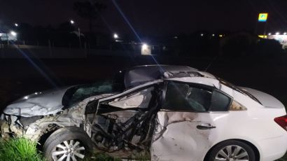 Colisão entre carro e caminhão deixa uma pessoa ferida em Faxinal dos Guedes