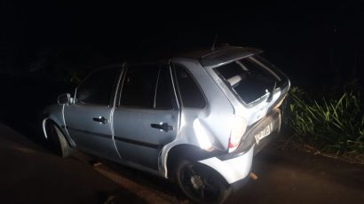 Motorista foge após colidir contra outro carro na SC-480, em Ipuaçu