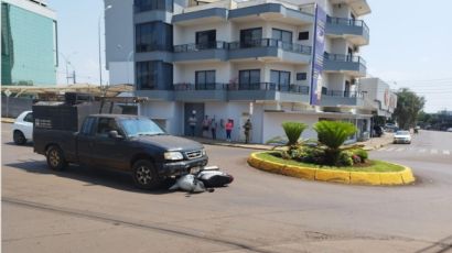 Duas pessoas ficam feridas em acidente de trânsito no Centro de Xanxerê