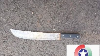 Xanxerê - Polícia apreende facão que era exibido por jovem em via pública