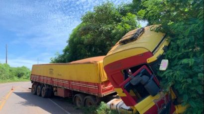 Acidente entre caminhões é registrado na SC-480, em Xanxerê