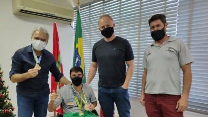 Medalhista paralímpico destaque em São Paulo é recebido pelo prefeito de Xanxerê