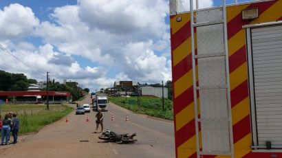 Colisão lateral entre carro e moto deixa homem ferido em Abelardo Luz