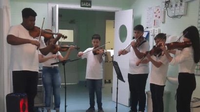 HRSP recebe apresentação de violinistas xanxerenses