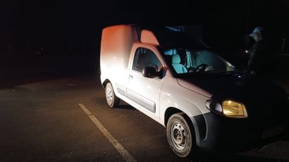  Condutor foge após acidente em Ipuaçu mas deixa para trás uma das placas do carro