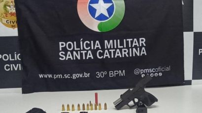 Após desacordo comercial, homem é preso por porte ilegal de arma de fogo