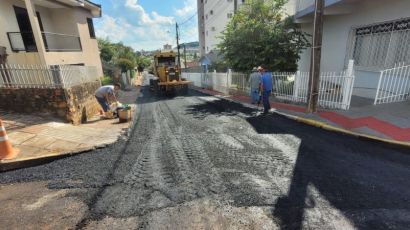 Prefeitura de Xanxerê mantém cronograma de pavimentação de ruas em diversos bairros