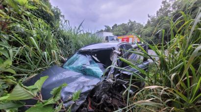 Colisão entre carro e carreta deixa duas pessoas feridas em Xaxim